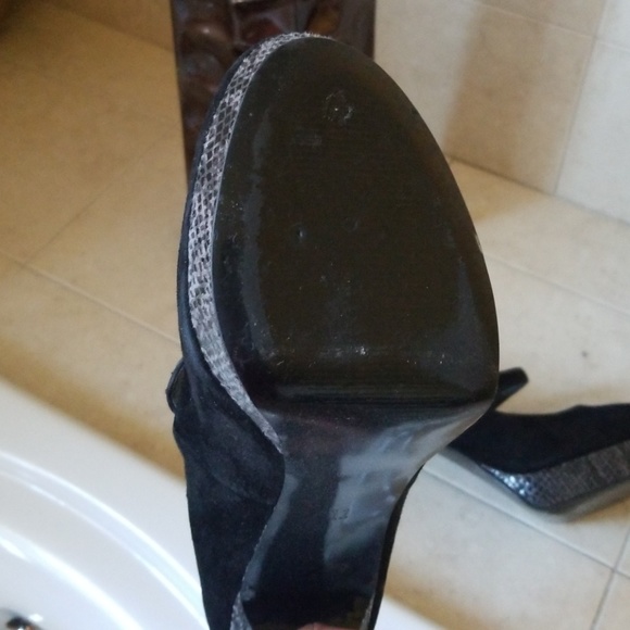 Shoes - Picture 3 of 3